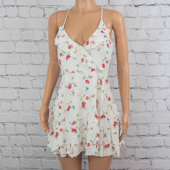 Forever 21 Dresses & Skirts - Forever21 wrap lace up back dress
